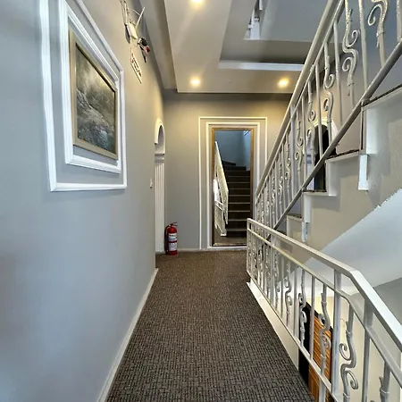 Serenity Hotell 3*