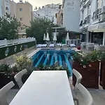 Hotel Serenity 3*